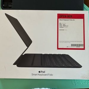 iPad Smart Keyboard Folio 11”